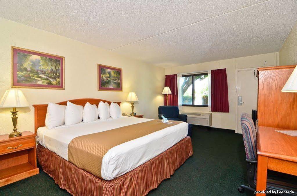 Best Western Crossroads Inn DeFuniak Springs Habitación foto